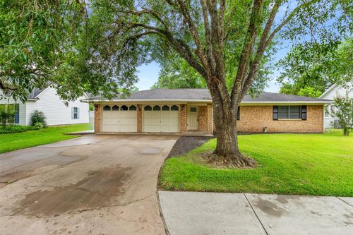 416 E Myrtle St, Angleton, TX, 77515-4742 | Card Image
