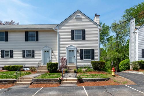 44 Brook Hollow Way, Manchester, NH, 03103 | Card Image