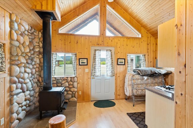 Interior Guest Cabin #1 | Image 44