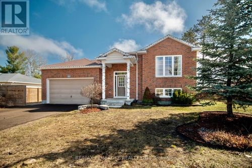 1007 Butler Blvd, Petawawa, ON, K8H0C2 | Card Image
