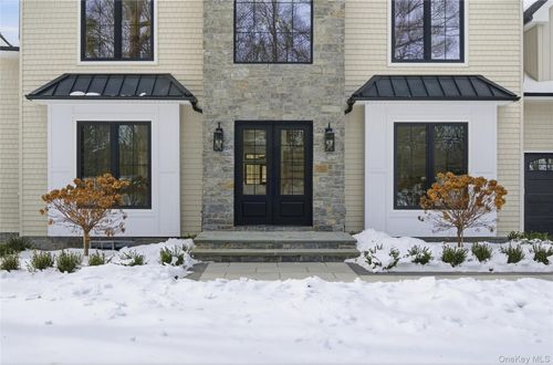 115 Weeks Dr, Dix Hills, NY, 11746-6215 | Card Image