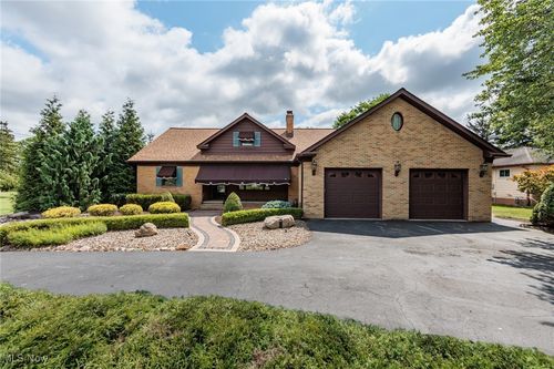 7601 W 130th St, Parma, OH, 44130-5703 | Card Image