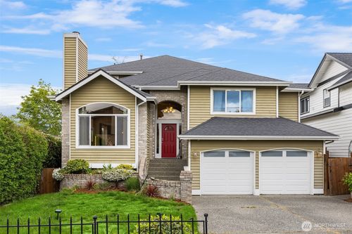 1100 N 31st St, Renton, WA, 98056-2135 | Card Image