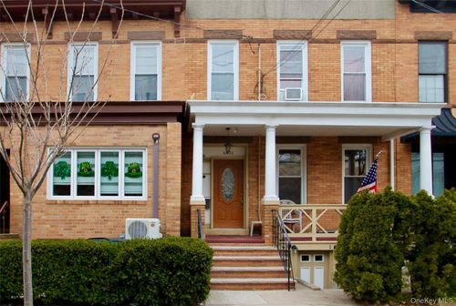6622 79th Pl, Middle Village, NY, 11379-2723 | Card Image