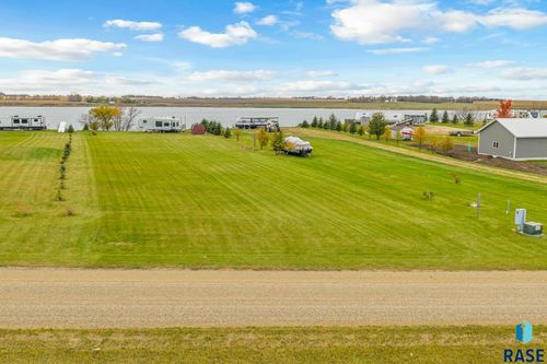 19837 Hoffman Ave, Arlington, SD, 57212-6737 | Card Image