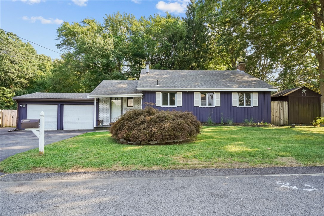 Stillwater Dr, Warwick, RI 02889