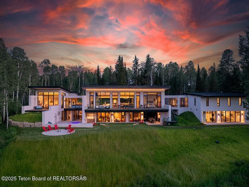 200 N West Ridge Rd, Jackson, WY, 83001-9411 | Card Image