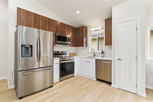 b-1729 Keeaumoku St, Honolulu, HI, 96822-4339 | Card Image