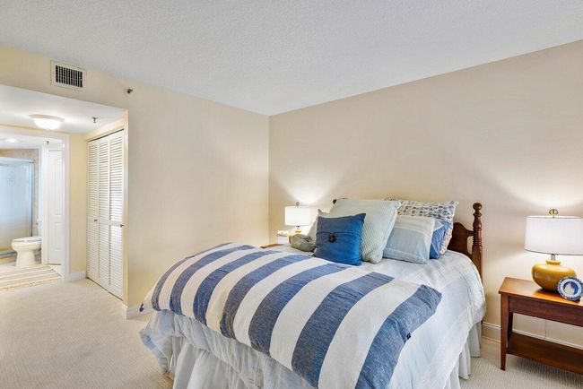 APT-205 - 19800 Sandpointe Bay Dr, Condo with 2 bedrooms, 3 bathrooms and null parking in Tequesta FL | Image 27