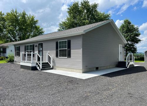 37 Van Dyck St, Coxsackie, NY, 12051-1320 | Card Image