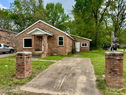 1841 Harris St, Dyersburg, TN, 38024-3510 | Card Image