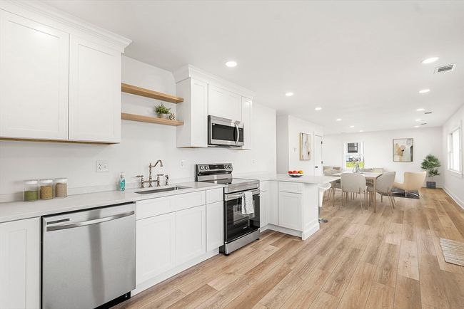 1153 Nantasket Ave, House other with 3 bedrooms, 1 bathrooms and 3 parking in Hull MA | Image 4