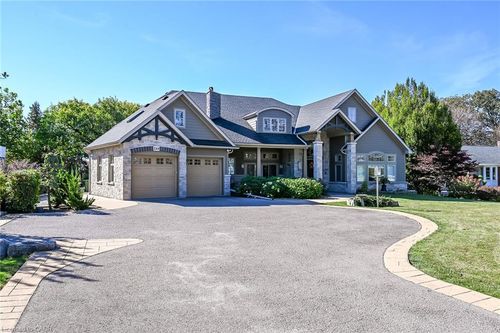 244 Mountain Brow Blvd, Hamilton, ON, L8T1A5 | Card Image