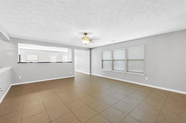 Living room area. | Image 4