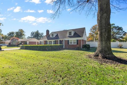933 Hawthorn Dr, Sikeston, MO, 63801-4713 | Card Image
