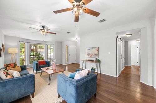 4620 Hoffman Dr, Austin, TX, 78749-3600 | Card Image