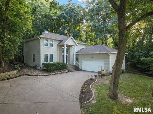 5567 Crow Creek Rd, Bettendorf, IA, 52722-5407 | Card Image