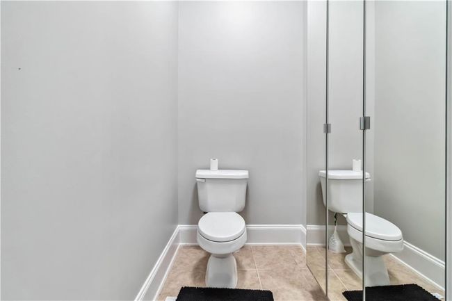 APT-1410 - 2300 Peachford Rd, Condo with 2 bedrooms, 2 bathrooms and 2 parking in Dunwoody GA | Image 27