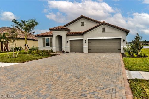 2066 Grove Dr, NAPLES, FL, 34120-7574 | Card Image