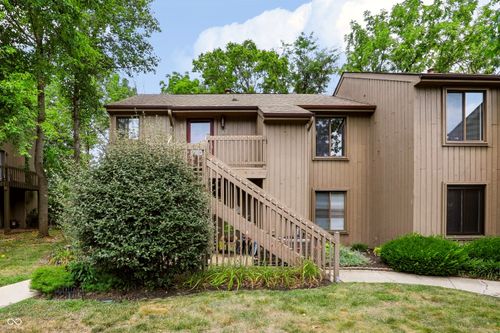 24u-93 Lookout Ridge Dr, Columbus, IN, 47201-8937 | Card Image