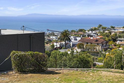 445 Lupine Way, Ventura, CA, 93001-2220 | Card Image