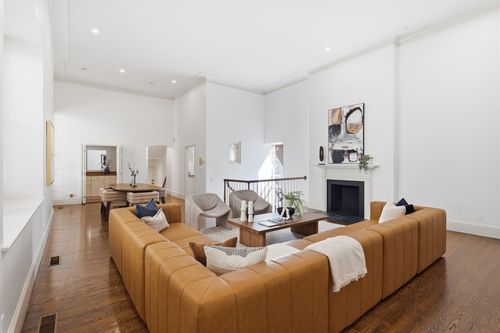 1b-70 Mount Vernon, Boston, MA, 02108 | Card Image