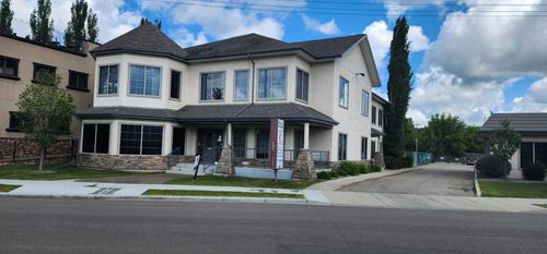 {{alt}} | Card Image