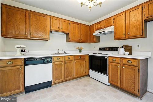apt-203-8128 Bayonet Way, MANASSAS, VA, 20109-7809 | Card Image