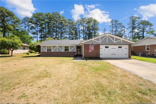211 Wintergreen Dr, Fayetteville, NC, 28314-1425 | Card Image