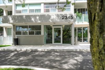 3 - 2345 Confederation Pky, Condo with 3 bedrooms, 2 bathrooms and 2 parking in Mississauga ON | Image 2