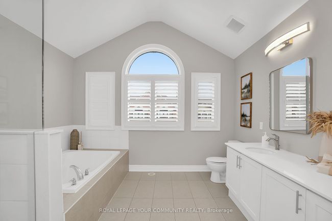 15 Hiawatha Crt, House attached with 3 bedrooms, 4 bathrooms and 1 parking in Vaughan ON | Image 34