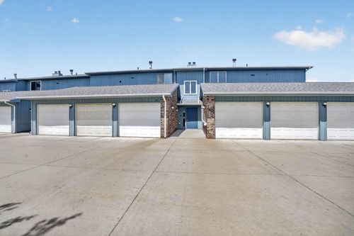 4-155 E San Marnan Dr, Waterloo, IA, 50702-5847 | Card Image