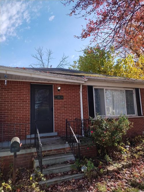 23058 Donald Ave, Eastpointe, MI, 48021-1832 | Card Image