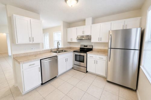 b-3141 Huron Avenue, OLDSMAR, FL, 34677 | Card Image