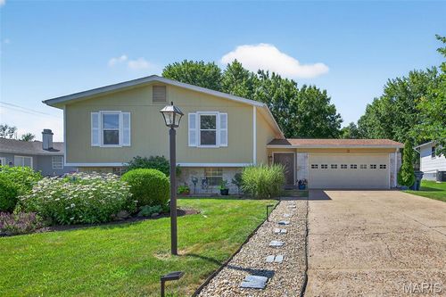 3 W Sunny Side Dr, Saint Peters, MO, 63376-1868 | Card Image
