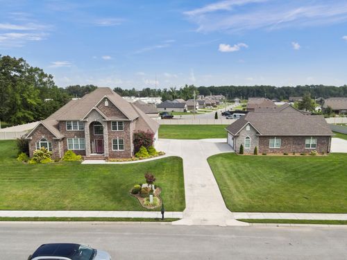 422 Heritage Cir, Manchester, TN, 37355-2592 | Card Image