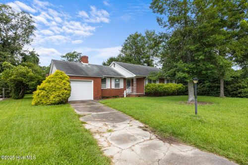 2402 Carey Rd, Kinston, NC, 28504-2122 | Card Image