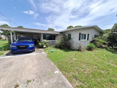 1020 Tortugas Ave, Fort Pierce, FL, 34982-4330 | Card Image