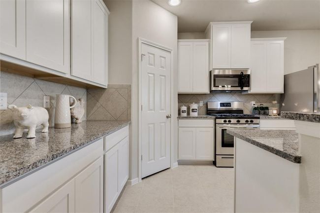 5907 Grant Grala Dr, House other with 4 bedrooms, 3 bathrooms and 2 parking in Katy TX | Image 5