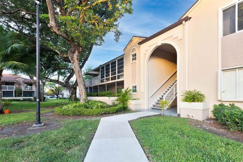 22-4710 Nw 102nd Ave, Doral, FL, 33178-2261 | Card Image