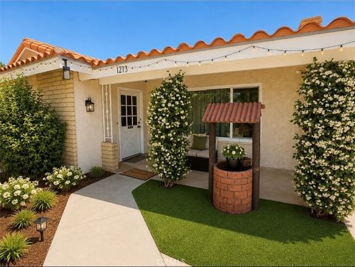1212 Turquoise St, Hemet, CA, 92543-7810 | Card Image