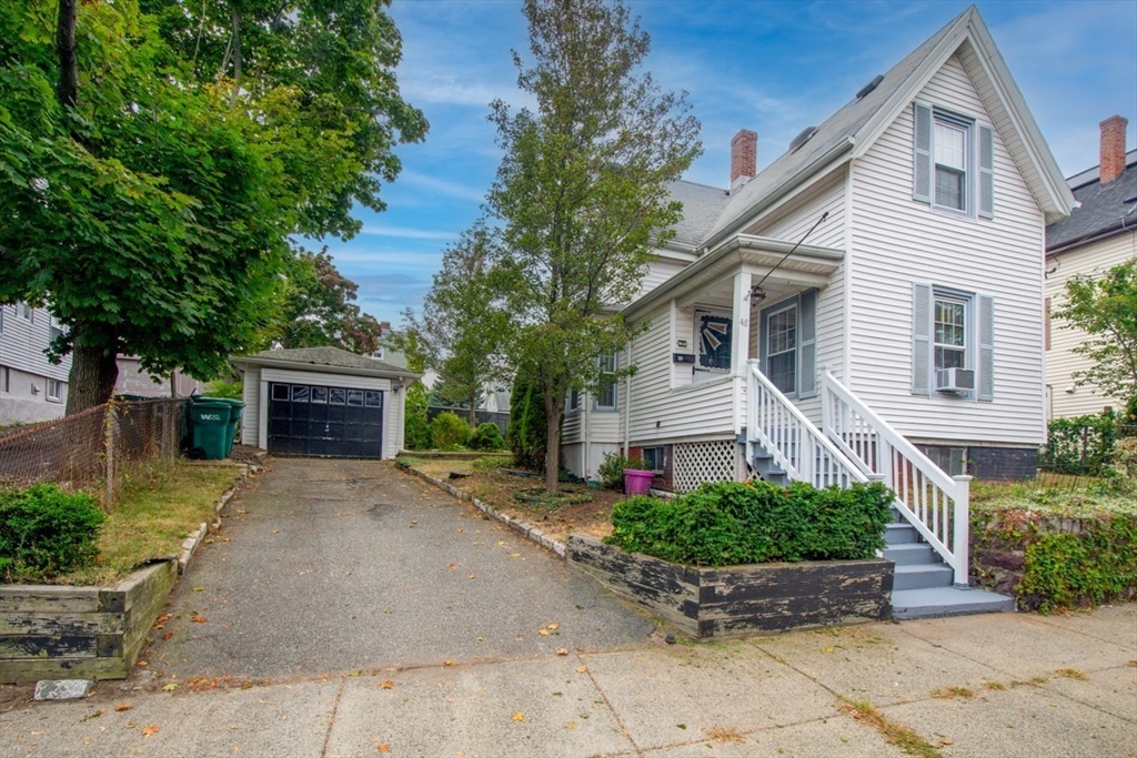 Bay View Ave, Lynn, MA 01902