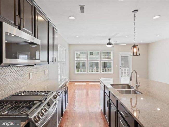 43965 Eastgate View Dr, Townhouse with 4 bedrooms, 3 bathrooms and null parking in CHANTILLY VA | Image 24