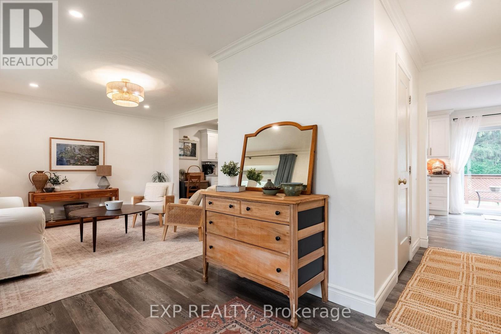 Residential in Pelham (Fonthill) 5