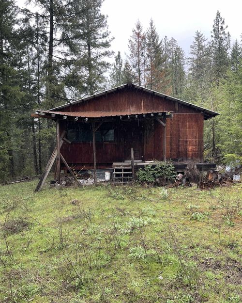 3561 Ravenwood Way, Valley, WA, 99181-9674 | Card Image