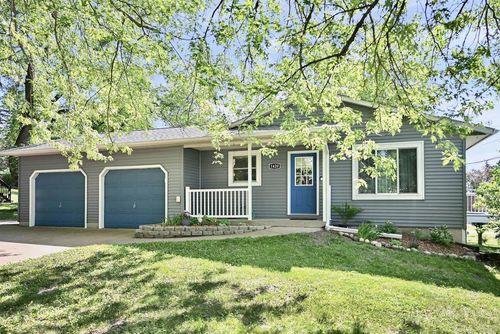 1420 Conrad Dr, Winona, MN, 55987-5418 | Card Image