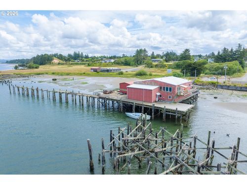 100 Newmark Ave, Coos Bay, OR, 97420-3301 | Card Image