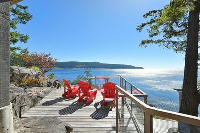 5350 Susan Way, House other with 5 bedrooms, 4 bathrooms and 5 parking in Halfmoon Bay BC | Image 1