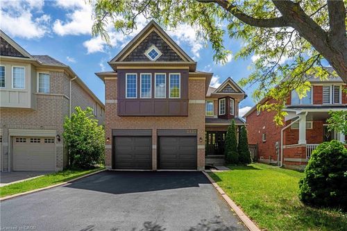 2425 Nichols Dr, Oakville, ON, L6H6T2 | Card Image