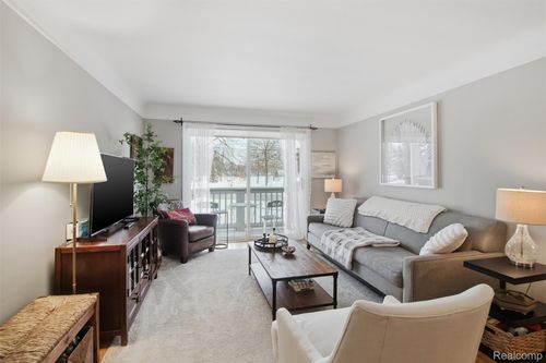 4-401 N Eton St, Birmingham, MI, 48009-5946 | Card Image